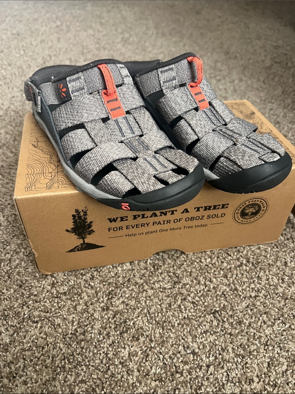 Oboz Campster Heather Gray Coral Sandals with box